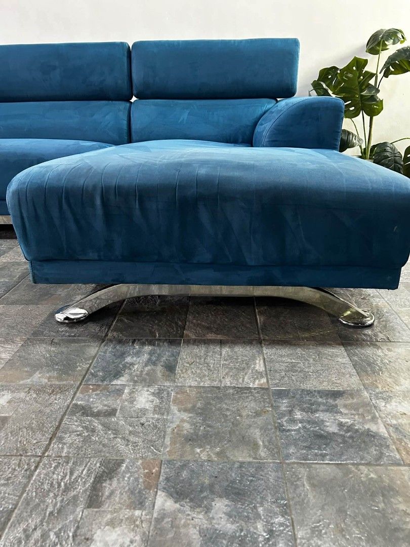 Sofa Set (Category: Sofas) located in Meycauayan. Submitted by marygracecasimiro (Listing ID 1466518287, Image 2). Description: Imported Big n Bulky Blue Gamuza Ltype Adjustable Headrest Sofa with from Korea P32k lang mga suki 118x70x38in Gamuza Blue Deep Clean n Sanitized Adjustable Headrest Pwede sa Maselan No sag No lubog Makapal ang Foam Heavy duty No issue Minor scratch From Korea♥️💜.