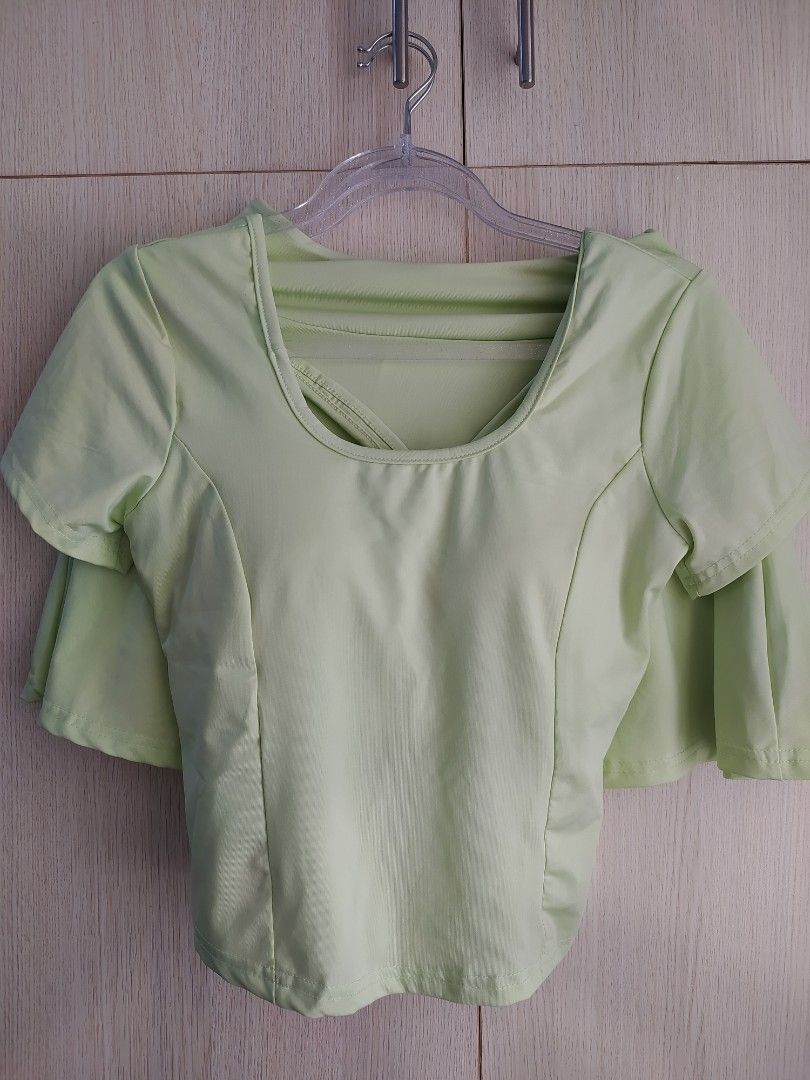 SOLE FOCUS Set (Category: Activewear) located in Bacoor. Submitted by lieze (Listing ID 1466441278, Image 1). Description: used once only padded top and a skirt open back may shorts sa loob ng skirt pastel green color.