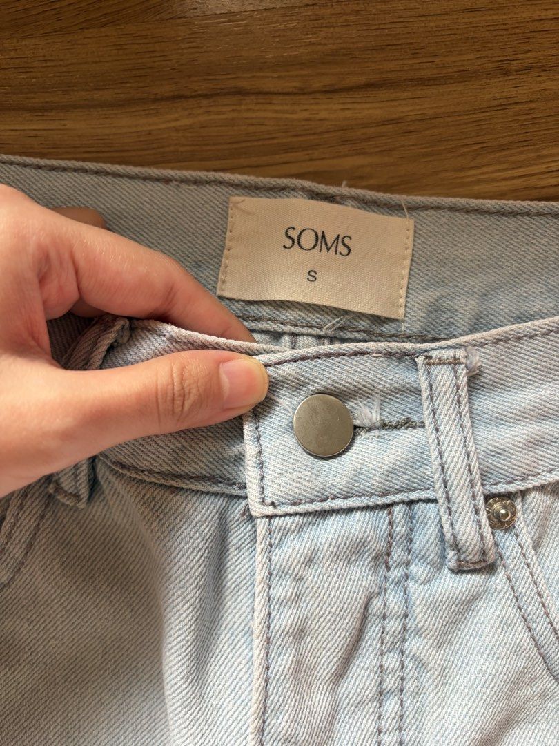 SOMS Denim Pants (Category: Jeans) located in San Pedro. Submitted by nikkiabc.777 (Listing ID 1466352019, Image 3). Description: SOMS Slim Fit Straight Leg Jeans - used; with minimal flaw (bleached) see other photos - size: small; bottom length 98 cm, waist 64 cm, hip 90 cm - perfect for tall girls.
