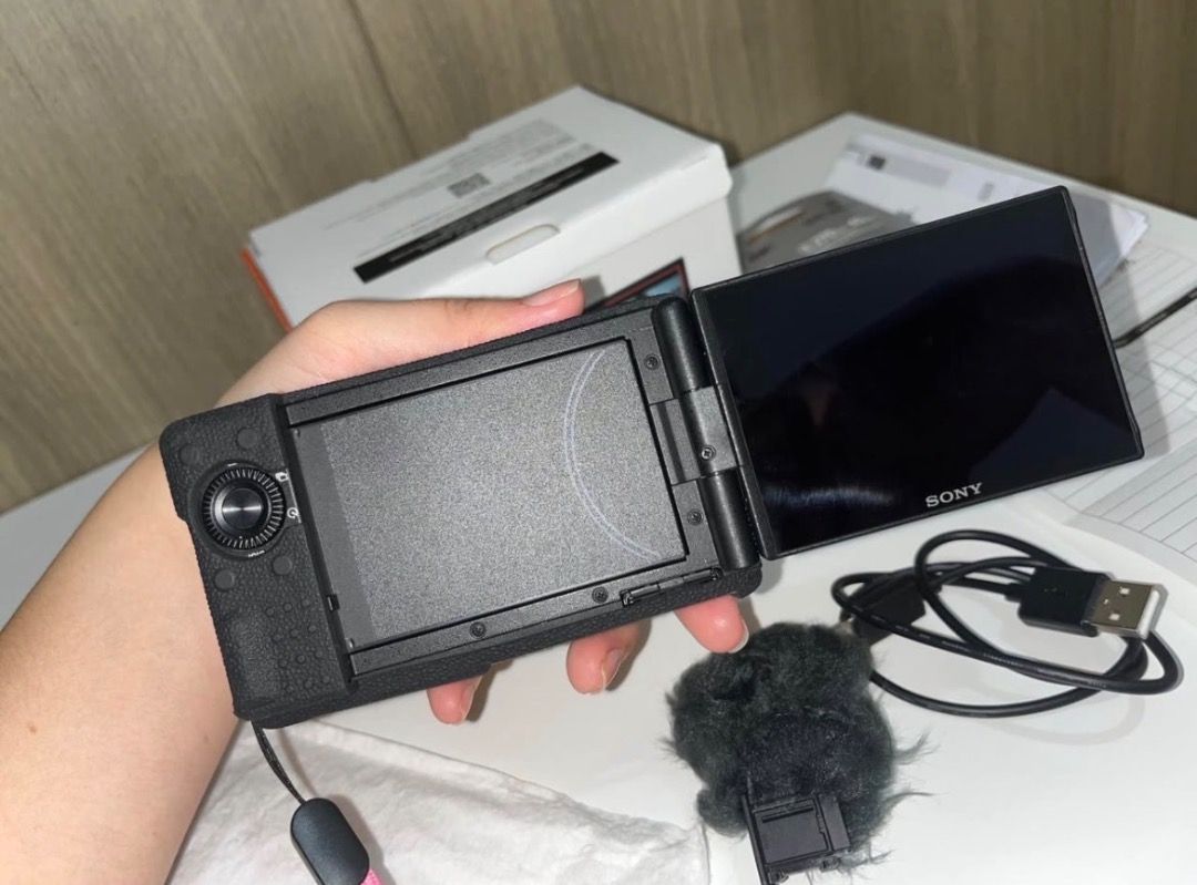 Sony zv-1f for sale (Category: Cameras) located in Caloocan City. Submitted by mica23.tree (Listing ID 1466401300, Image 2). Description: 23k still negotiable ✅ Used only 4 times ✅ No scratches ✅ 100% working, no any hidden issues ✅ Complete box and accessories ✅ With receipt and warranty ✅ Reason for selling: Upgrade Perfect for: * Vlogging * Travel videos * Beginners looking for a high-quality compact camera *Photos and videos loc: arnd manila/
