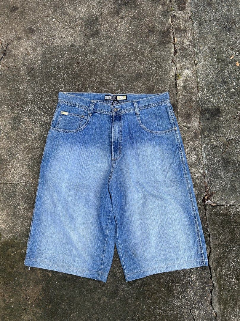 Southpole (Category: Shorts) located in Manila. Submitted by _kerbs (Listing ID 1466390087, Image 3). Description: 38x27x13.