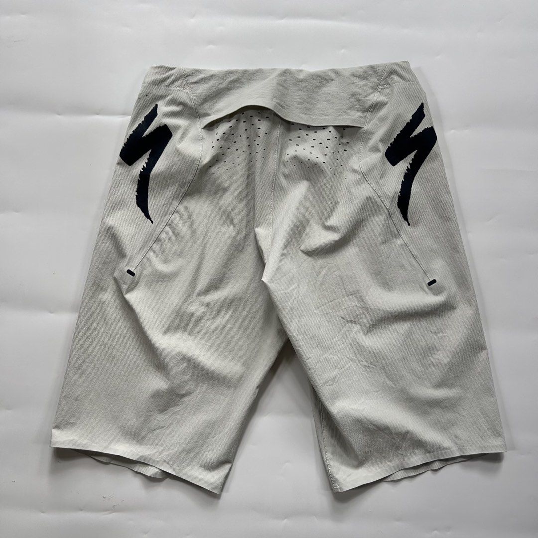 SPECIALIZE GRAVITY SHORT (Category: Other Sports Equipment and Supplies) located in Bacolod City. Submitted by thrifth_to_the_gems (Listing ID 1466389359, Image 1). Description: SPECIALIZE GRAVITY SHORT WAISTLINE:30-32 LENGTH:20 EXCELLENT CONDITION 9.5/10 COLOR RATE AUTHENTIC/LEGIT.