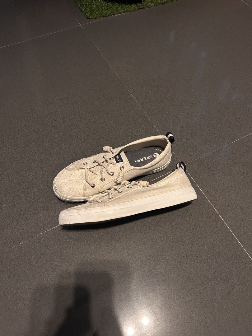 Sperry Crest Vibe Linen Sneakers (Category: Sneakers) located in Quezon City. Submitted by jaypee.abergas (Listing ID 1466483651, Image 2). Description: Sperry Crest Vibe Linen Sneakers Sz 9wmns / 26cm No major issue 1.2k.