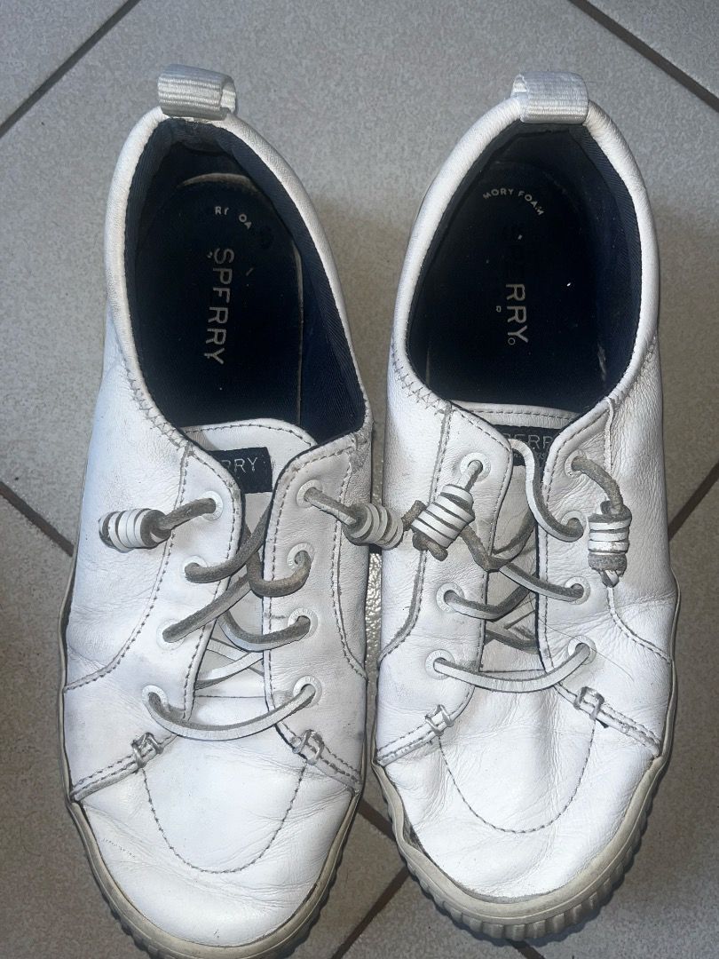Sperry crest vibe white leather shoes (Category: Sneakers) located in Manila. Submitted by anngeline_reyes (Listing ID 1466454403, Image 1). Description: SPERRY CREST VIBE WHITE LEATHER SHOES 👟 Price: ₱750 + shipping fee • Brand: Sperry • Size: 8.5 • Material: Leather • Preloved — good condition • Has visible signs of use, including dirt/stains and creasing on the leather • Colors may vary slightly due to lighting conditions and screen settings.