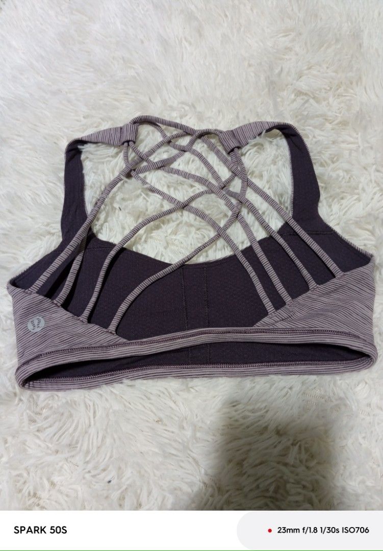 Sports bra Lululemon (Category: Activewear) located in Maria Aurora. Submitted by mr.gamarcha1928 (Listing ID 1466469988, Image 2). Description: Lululemon sports bra black reversible size 10 purple size 4 both like new 200each.