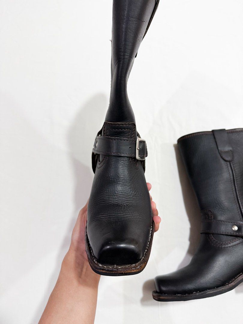 Square Toe Harness Boots (Category: Boots) located in Baguio. Submitted by crispy2600 (Listing ID 1466438796, Image 3). Description: custom harness boots fits size 8US/41EU supple but really good quality leather. typical signs of use. boots have been conditioned and are ready to wear :) would keep but I need 8.5 :( LOC BAGUIO 5,000 shipped.