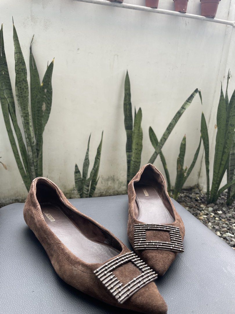 Staccato Crystal Buckle Suede Ballet Flats (Category: Flats & Sandals) located in Bulacan. Submitted by johnivanqu27099 (Listing ID 1466450663, Image 2). Description: Staccato Crystal Buckle Suede Ballet Flats • Brand: Staccato • Size: EU 37 • Style: Classic • Color: Brown • Condition: Very Good — almost like new • Price: ₱699 — negotiable for sure buyer.