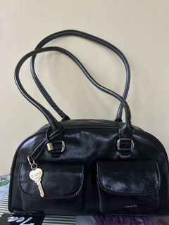 (Category: ) located in . Submitted by carmzfindsph (Listing ID 1466489720, Image 1). Description: .