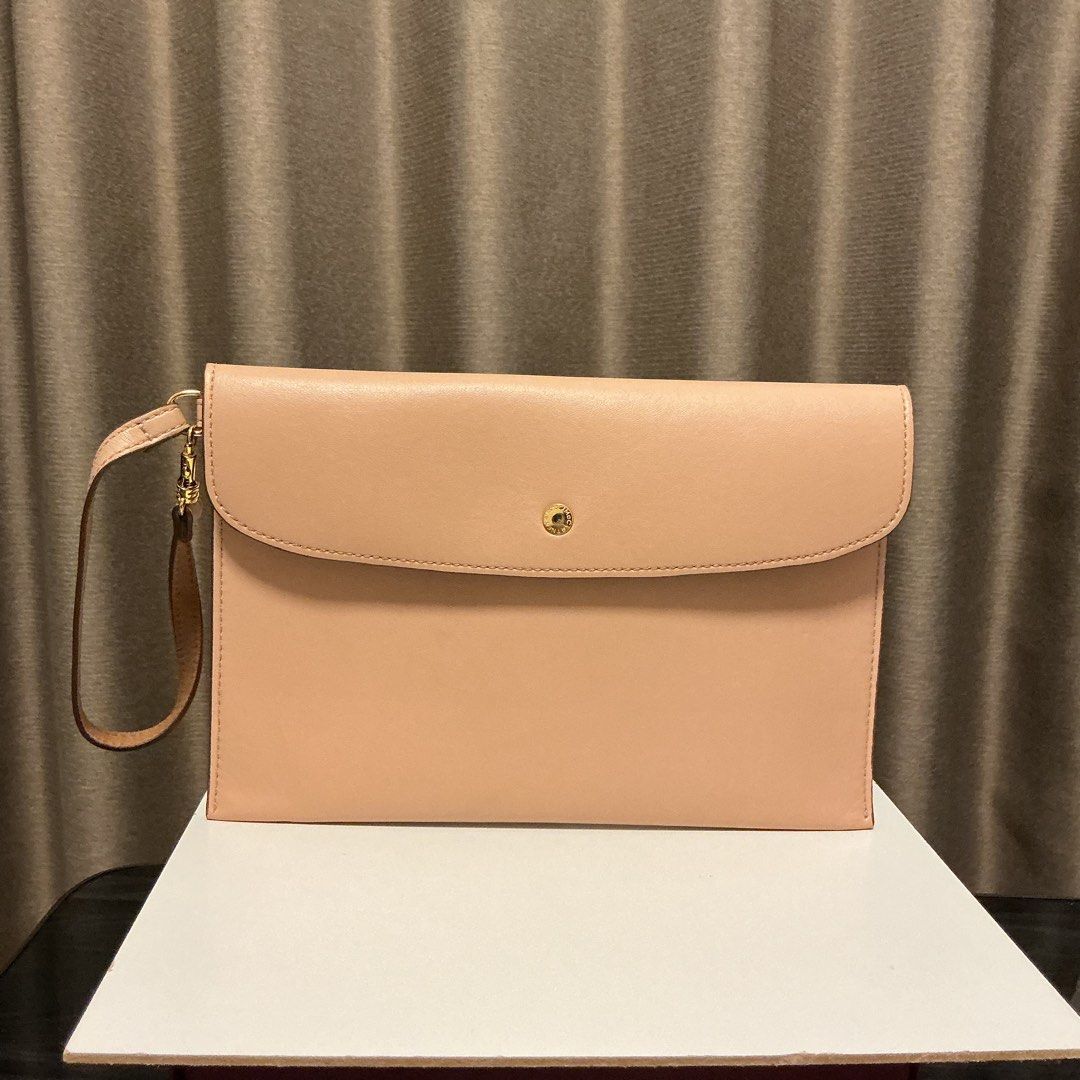 Stella McCartney pouch (Category: Luxury Bags & Wallets) located in Quezon City. Submitted by hintstreet (Listing ID 1466509702, Image 1). Description: .