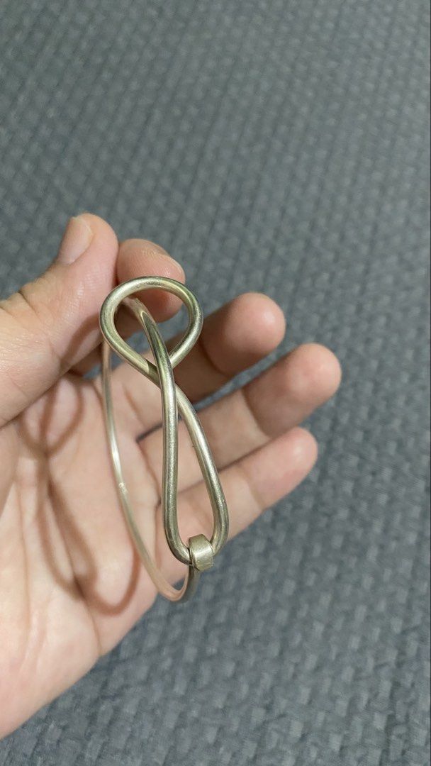 Sterling Silver Solid Bangle Made in Mexico (Category: Bracelets) located in Lapu Lapu. Submitted by any_thrift (Listing ID 1466327313, Image 3). Description: Tested Silver Around 15.5g Solid Silver no wires Fits around 7-8inches Location: Lapulapu Cebu.