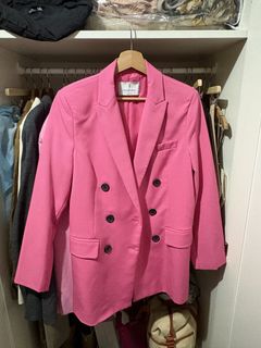 (Category: ) located in . Submitted by amarthas.closet (Listing ID 1466362750, Image 1). Description: .
