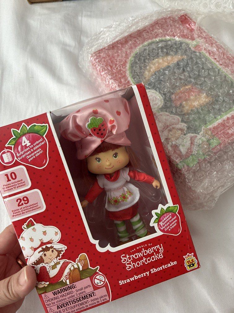 strawberry shortcake (Category: Vintage Collectibles) located in Subic. Submitted by rosalyntlopez (Listing ID 1466350563, Image 1). Description: 2500 each free sf vintage strawberry shortcake as is posted box condition.