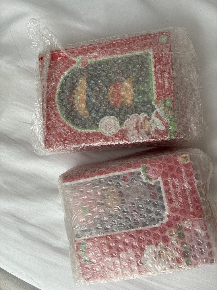 strawberry shortcake (Category: Vintage Collectibles) located in Subic. Submitted by rosalyntlopez (Listing ID 1466350563, Image 2). Description: 2500 each free sf vintage strawberry shortcake as is posted box condition.