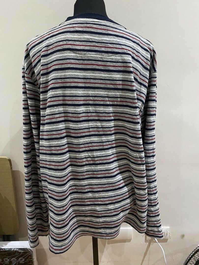 Stripe sweater (Category: Coats, Jackets and Outerwear) located in Manila. Submitted by mpt99876 (Listing ID 1466516677, Image 2). Description: .