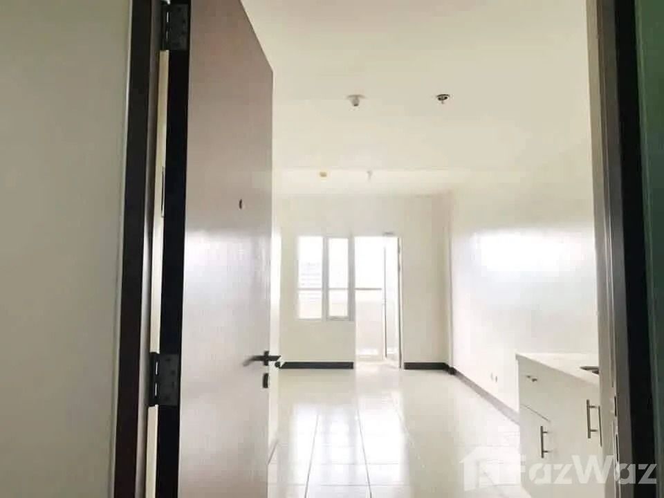 Studio Condo for sale at Zitan (Category: Apartments & Condos) located in Makati City. Submitted by propertyproph (Listing ID 1466437002, Image 3). Description: 🏙️ Zitan Mandaluyong – High-Floor Studio for Sale 📍 Mandaluyong City ✨ High-floor bare studio offering excellent value and the freedom to create your own ideal space, strategically located near Ortigas and major business hubs. 📐 26.24 sqm 🏢 17th Floor 🛏️ Studio 🛁 1 Bathroom 🏡 Bare 
