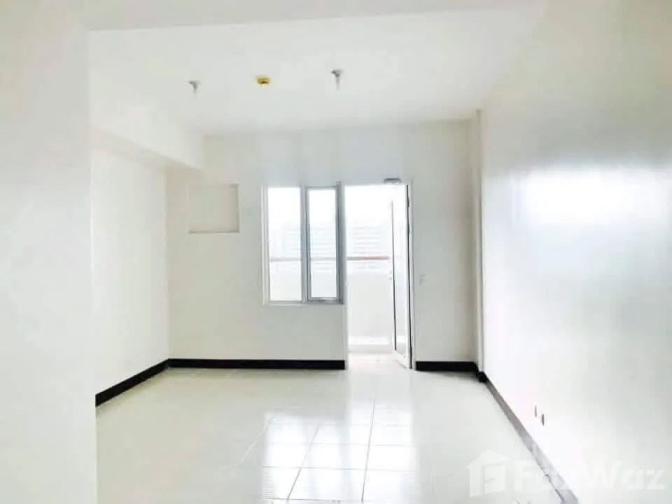 Studio Condo for sale at Zitan (Category: Apartments & Condos) located in Makati City. Submitted by propertyproph (Listing ID 1466437002, Image 1). Description: 🏙️ Zitan Mandaluyong – High-Floor Studio for Sale 📍 Mandaluyong City ✨ High-floor bare studio offering excellent value and the freedom to create your own ideal space, strategically located near Ortigas and major business hubs. 📐 26.24 sqm 🏢 17th Floor 🛏️ Studio 🛁 1 Bathroom 🏡 Bare 