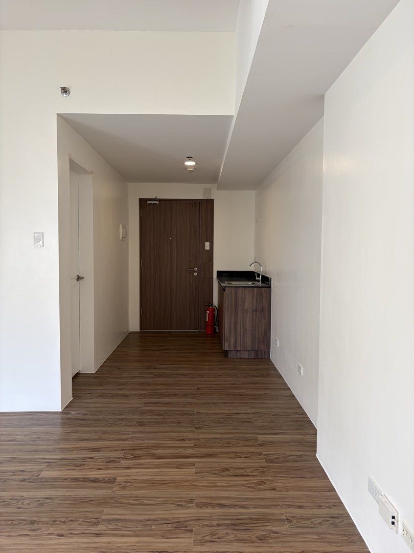 Studio Unit - The Reserve by Primehomes (Category: Apartments & Condos) located in Quezon City. Submitted by erika.shops (Listing ID 1466402244, Image 1). Description: Brand new studio unit for rent Mid-level with unobstructed view Php 23,000 per month Inclusive of association dues 1 month advance + 2 months deposit.