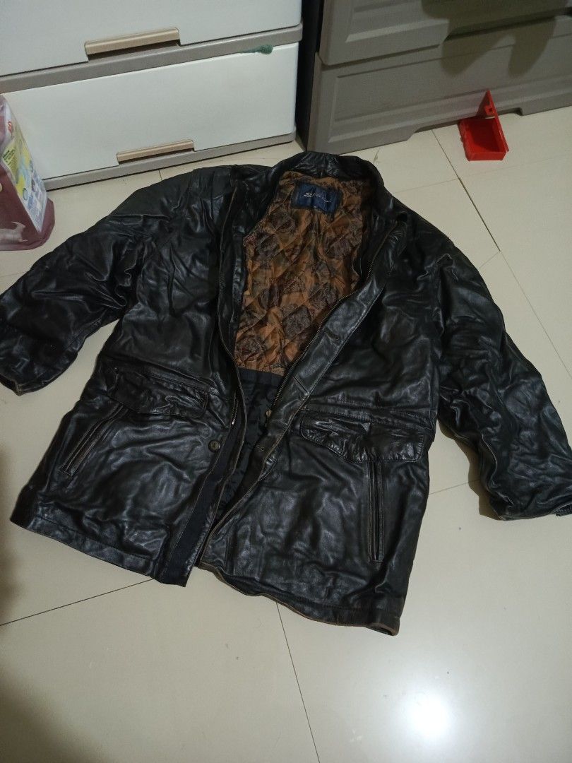 Sub Urban Black Leather Jacket Size M (Category: Coats, Jackets and Outerwear) located in Irosin. Submitted by whanchore55263 (Listing ID 1466382937, Image 1). Description: - Brand: Sub Urban - Type: Leather Jacket - Color: Black - Size: Medium - Lining: Vintage brown patterned inner lining - Closure: Front zipper - Pockets: Multiple functional pockets - Condition/Style: Classic winter outerwear, warm and comfortable fit from a known vintage bran