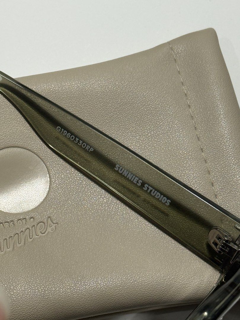 Sunnies Studios [Cal Peppermint] (Category: Sunglasses & Eyewear) located in Pasig City. Submitted by ojacastrol62146 (Listing ID 1466499695, Image 3). Description: Sunnies Studios Cal Peppermint Sunglasses .