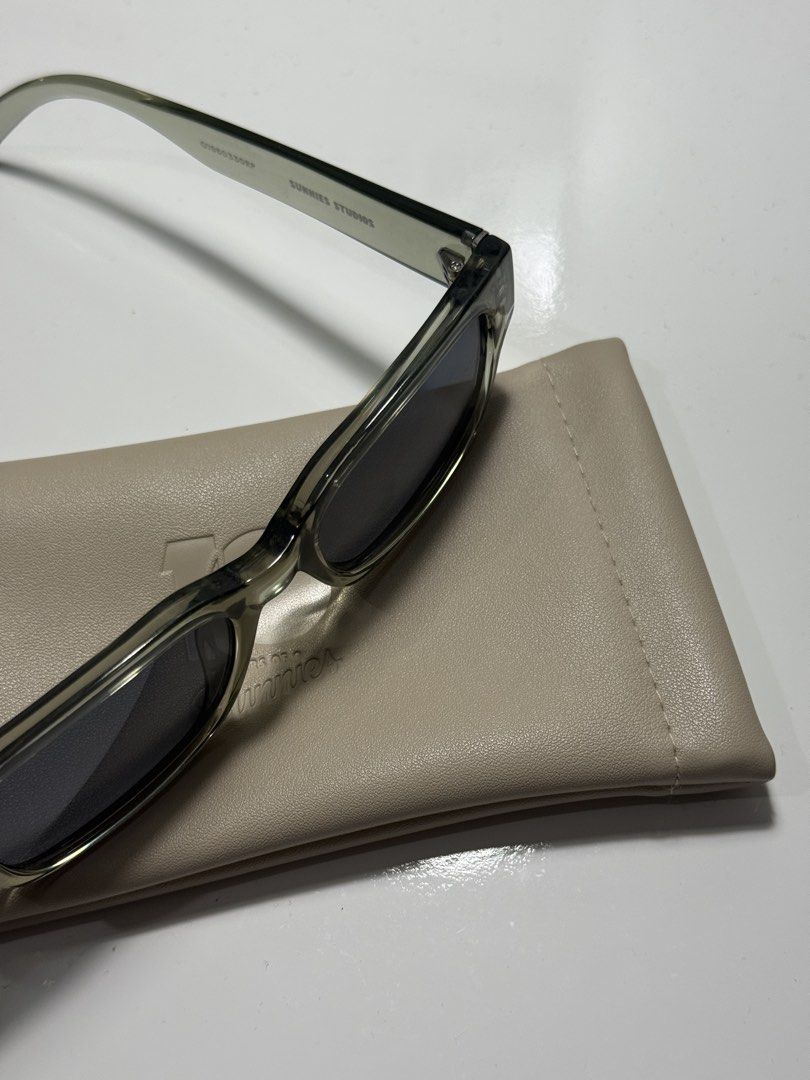 Sunnies Studios [Cal Peppermint] (Category: Sunglasses & Eyewear) located in Pasig City. Submitted by ojacastrol62146 (Listing ID 1466499695, Image 2). Description: Sunnies Studios Cal Peppermint Sunglasses .
