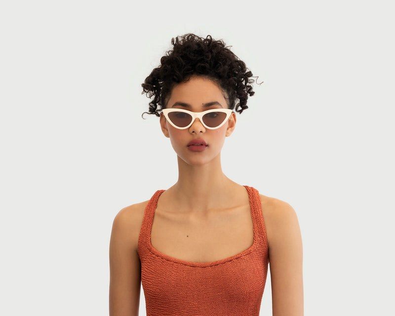 Sunnies Studios Zia in Coconut Sunglasses (Category: Sunglasses & Eyewear) located in Quezon City. Submitted by stateside_ (Listing ID 1466468772, Image 3). Description: Sunnies Studios With Pouch!.