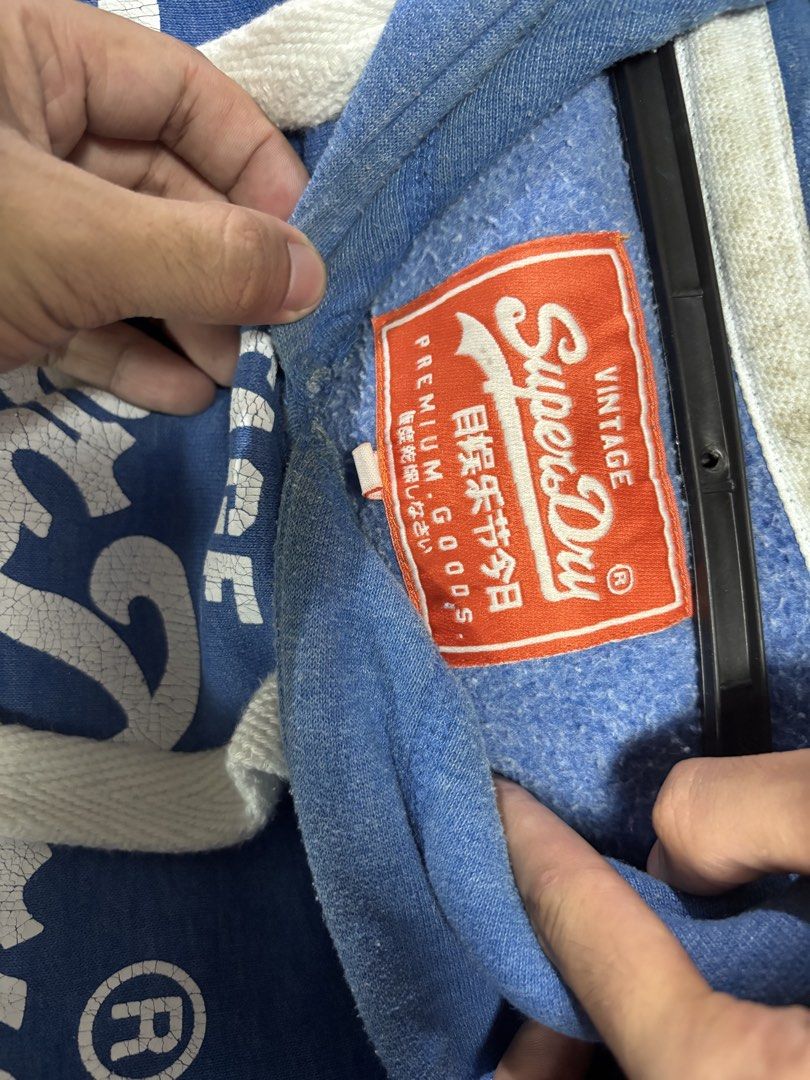 SuperDry hoodie jacket (Category: Coats, Jackets and Outerwear) located in Pila. Submitted by isabelasthriftclothes (Listing ID 1466495762, Image 2). Description: .