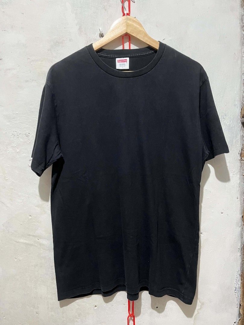 SUPREME BACK DESIGN (Category: Formal Shirts) located in Leyte. Submitted by thriftflip2 (Listing ID 1466353373, Image 1). Description: SUPREME CRASH TEE BACK DESIGN NO ISSUE NO CRACK PRINT SIZE LARGE ON TAG WIDTH 20.5 LENGTH 28 OFF/LEGIT.
