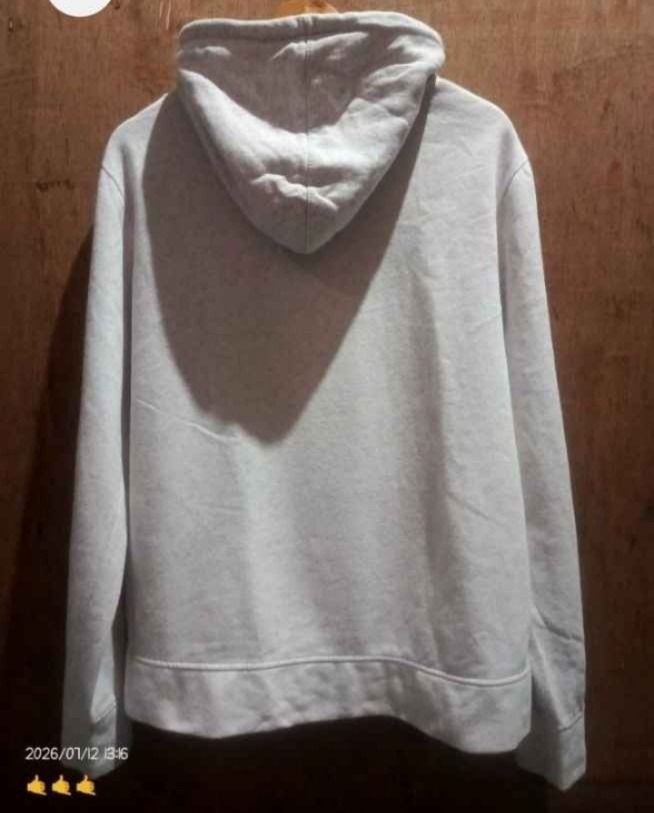 Supreme Box Logo Hooded Sweatshirt Grey (Category: Hoodies) located in Cavite. Submitted by marvzclothing (Listing ID 1466427731, Image 2). Description: - Brand: Supreme - Color: Grey with classic red box logo - Material: 100% cotton, Made in Peru - Features: Drawstring hood, front kangaroo pocket, ribbed cuffs and hem - Care: Hand wash cold recommended - Condition: Clean and ready to wear.