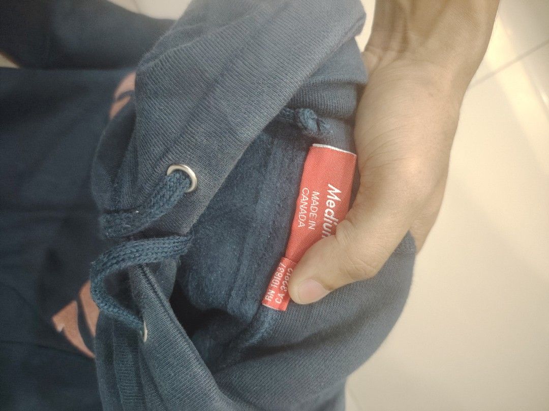 Supreme navy fleece (Category: Coats, Jackets and Outerwear) located in Manila. Submitted by jeffattackie (Listing ID 1466510807, Image 3). Description: SOLID TO MGA BUSING.