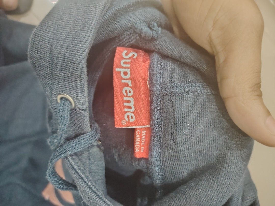Supreme navy fleece (Category: Coats, Jackets and Outerwear) located in Manila. Submitted by jeffattackie (Listing ID 1466510807, Image 2). Description: SOLID TO MGA BUSING.