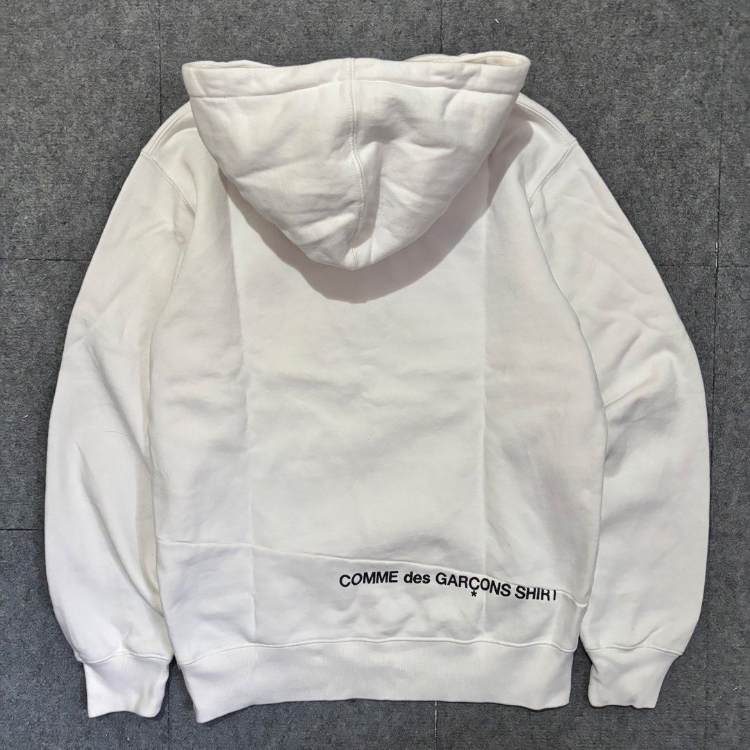 Supreme x Comme des Garcons Split Box Logo Hoodie (Category: Hoodies) located in Cavite. Submitted by gemsouttanowhere (Listing ID 1464614592, Image 3). Description: Small fits Medium-Large 22x27 Minor dot yellow stains.