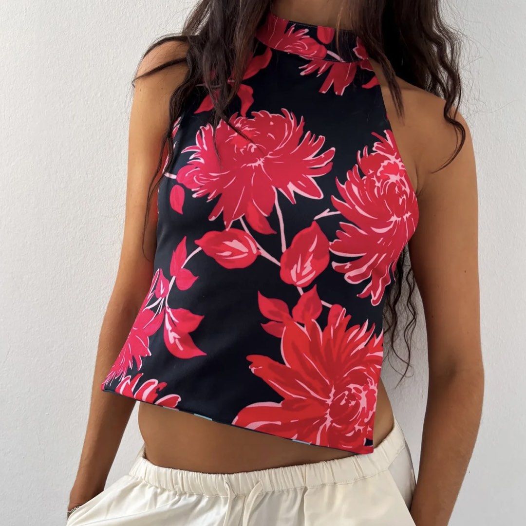 Susmie's Dalia Reversible Top (Category: Sleeveless) located in Cainta. Submitted by taygracie (Listing ID 1466540094, Image 3). Description: Used only once. No issues. Authentic – bought for 3,800 PHP from Moai Concept Store in Makati. One size. Free shipping via J&T..