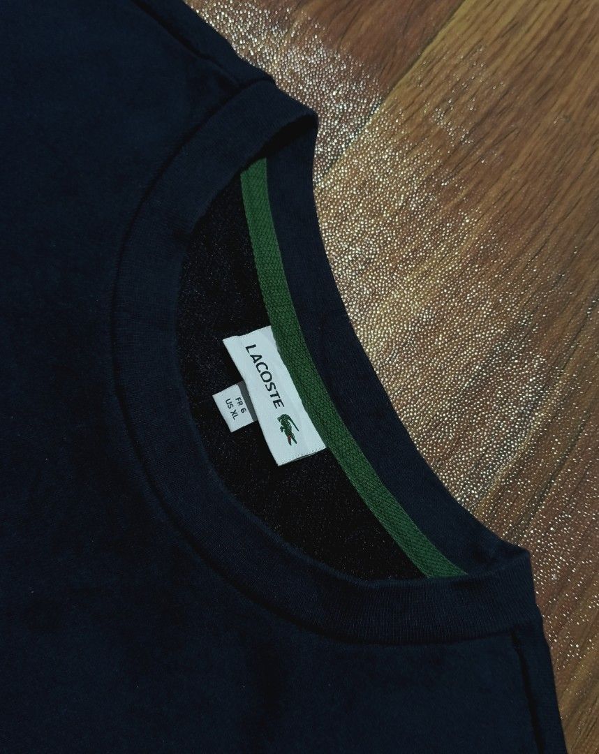 Sweater (Category: Activewear) located in Valencia. Submitted by castilloukay_372f09 (Listing ID 1466435885, Image 3). Description: .