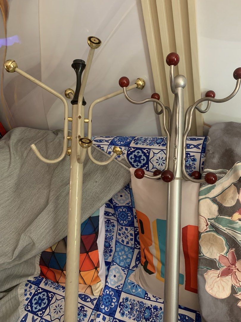 Take all bağ display rack (Category: Shoulder Bags) located in Quezon City. Submitted by sojisup (Listing ID 1466348202, Image 2). Description: Bağ display rack take all selling aş iş both no stand at the bottom. Thank you metal .