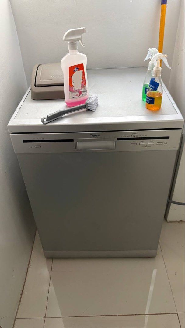 Tekno Freestanding Silver Dishwasher (Category: Dishwasher) located in Makati City. Submitted by tessarod_fish (Listing ID 1466474543, Image 3). Description: Tekno TDW-6000S 60cm Freestanding Dishwasher - 6 wash program - push button program selector - 12 place settings.