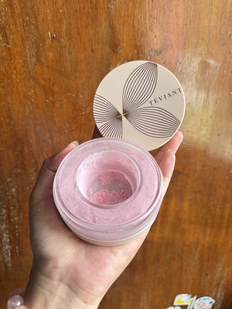 Teviant loose powder (Category: Makeup) located in Tuguegarao City. Submitted by gracedrop (Listing ID 1466440902, Image 1). Description: No box Used once Madami pang laman .