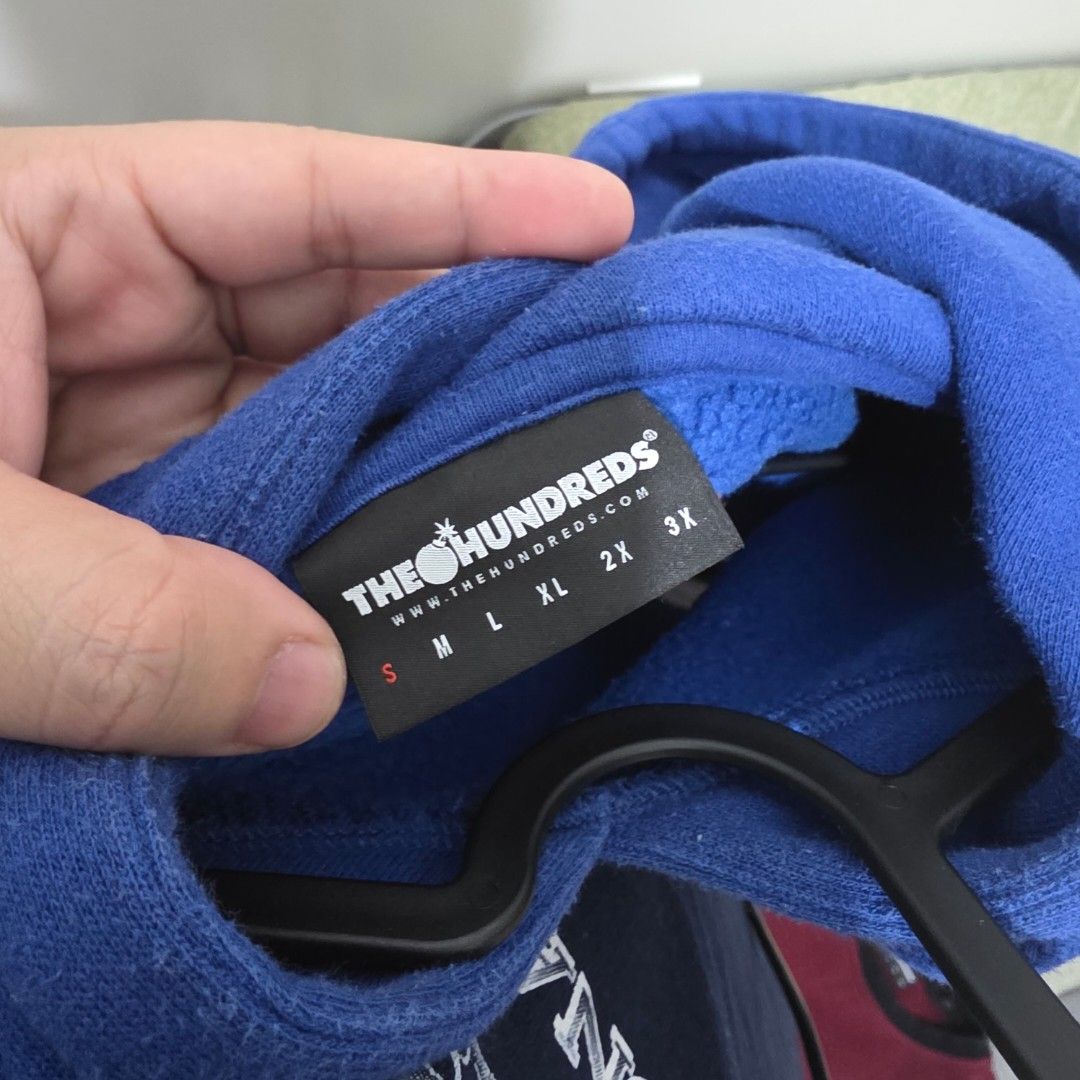 The Hundreds / Hoodie S (Category: Hoodies) located in Pasay City. Submitted by dclutterco (Listing ID 1466387011, Image 3). Description: Decluttering - For sale only The Hundreds / Hoodie Size S on tag 27x21 - Regular Fit US bought 850 only Meet ups at Uniqlo Double Dragon Pasay Shipping c/o buyer (Metro Manila - Lalamove, Grab, Etc) Thank you and God Bless!.