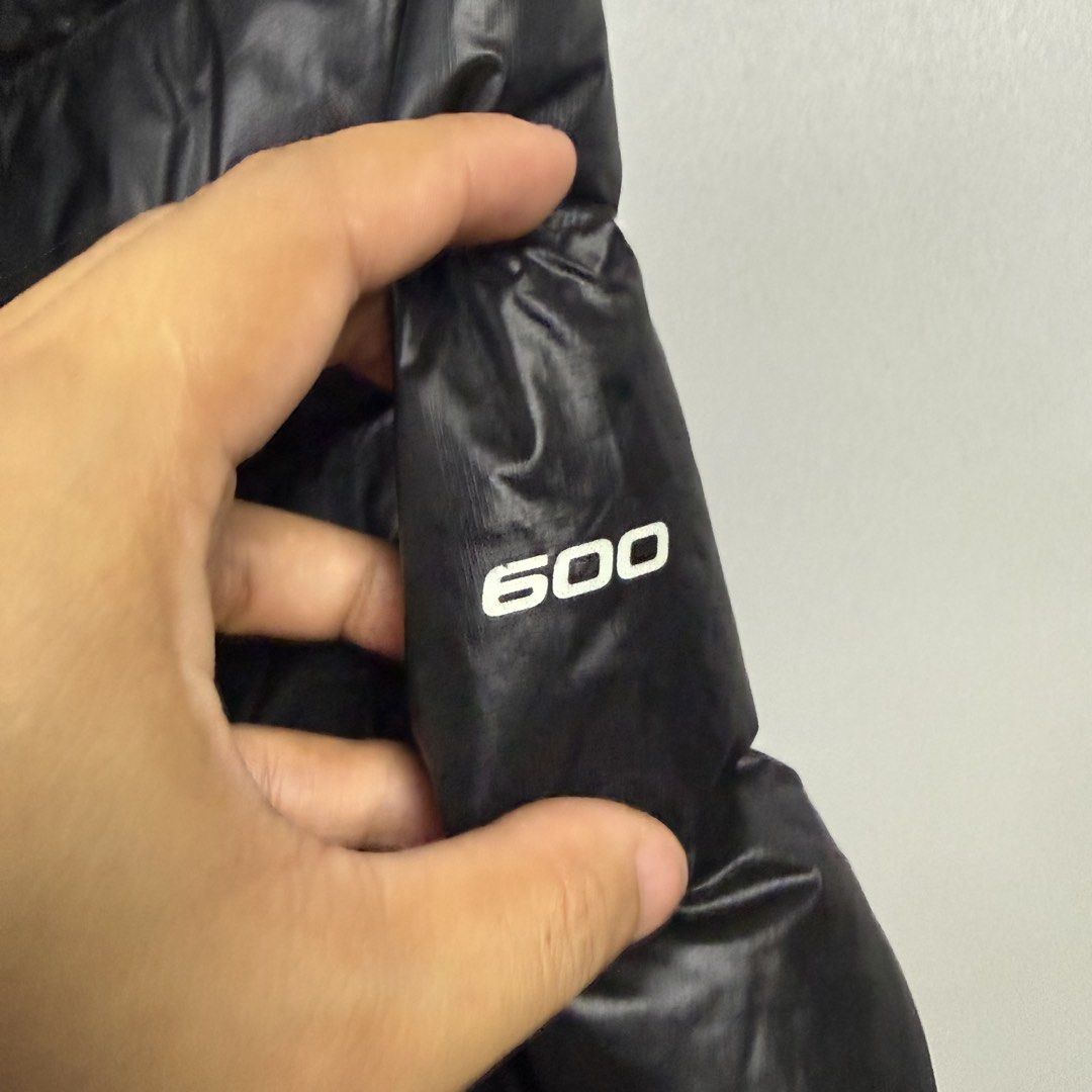 The North Face 600 Down Puffer Jacket Black (Category: Coats, Jackets and Outerwear) located in Cavite. Submitted by epiboie (Listing ID 1466532541, Image 2). Description: The north face 600 series down jacket Size medium 22x27 Color rate: 9.5/10 excellent condition No issue 2180 -.