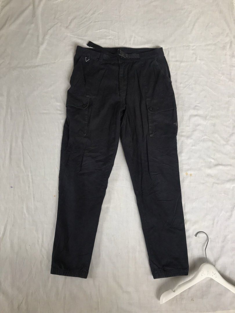 THE NORTH FACE Cargo Pants (Category: Joggers) located in San Fernando. Submitted by ramjames18 (Listing ID 1466445893, Image 2). Description: •THE NORTH FACE Cargo Pants 🔥 -Excellent Condition -9.+/10 Color Rate -Belted / Embroidered Logo -W:32 (30-33 waistlines) -L:38” Pm sa interested! 📥.