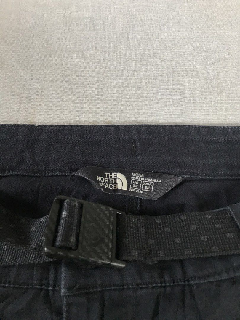 THE NORTH FACE Cargo Pants (Category: Joggers) located in San Fernando. Submitted by ramjames18 (Listing ID 1466445893, Image 3). Description: •THE NORTH FACE Cargo Pants 🔥 -Excellent Condition -9.+/10 Color Rate -Belted / Embroidered Logo -W:32 (30-33 waistlines) -L:38” Pm sa interested! 📥.