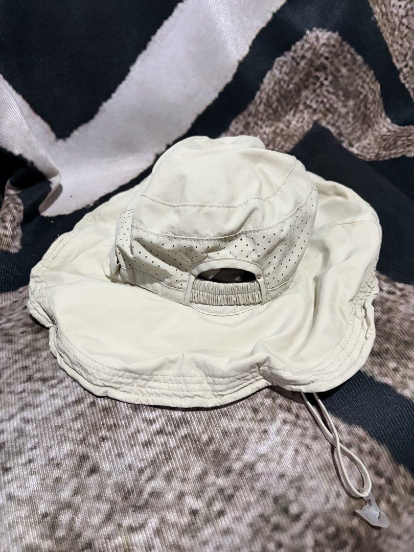 THE NORTH FACE HORIZON BREEZE HAT (Category: Activewear) located in Quezon City. Submitted by chraliskyutie (Listing ID 1466460430, Image 2). Description: like new no issue .