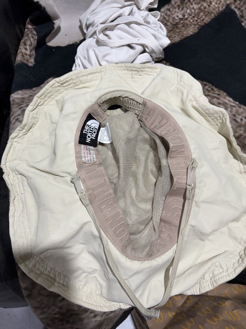THE NORTH FACE HORIZON BREEZE HAT (Category: Activewear) located in Quezon City. Submitted by chraliskyutie (Listing ID 1466460430, Image 3). Description: like new no issue .