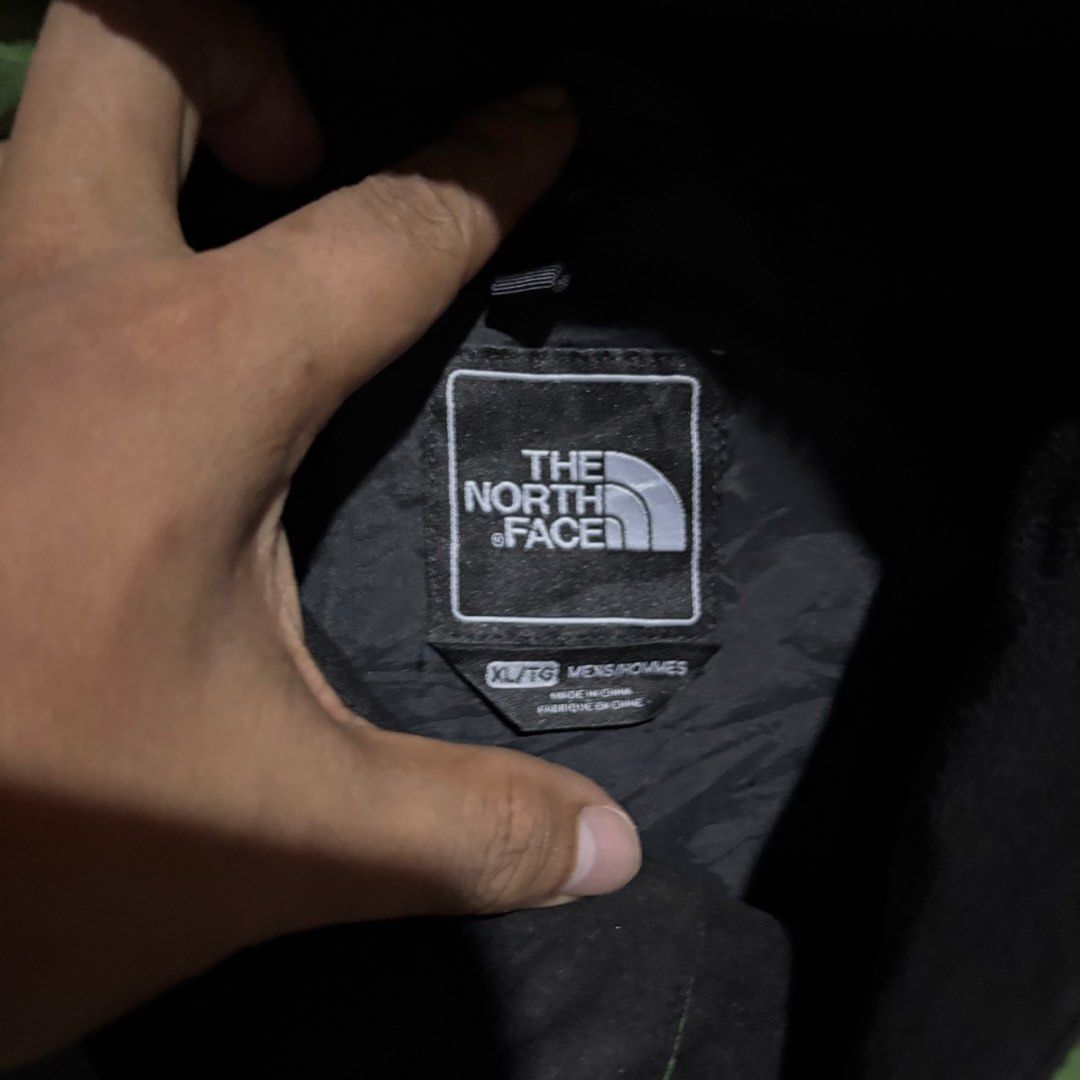 THE NORTH FACE HYVENT JACKET (Category: Coats, Jackets and Outerwear) located in Taytay. Submitted by dwinsapparel (Listing ID 1466444454, Image 3). Description: THE NORTH FACE HYVENT TWOTONE OUTDOOR JACKET W-26.5 L-31 GOOD CONDITION MISSING NA YUNG HOOD NYA NEED WASH COMPLETE TAGS.