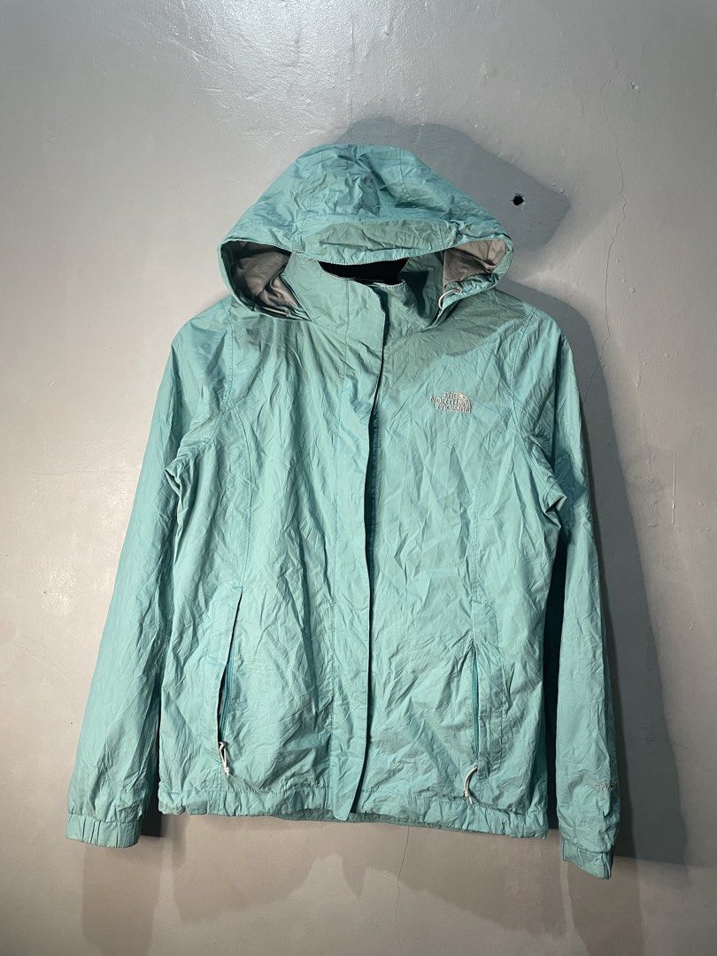 The North Face Hyvent Womens (Category: Coats, Jackets and Outerwear) located in Binan City. Submitted by miguelcubelo (Listing ID 1466426916, Image 1). Description: condition: Good color rate: 10/10 size: Small dimes: 19”W x 24”L issue: check pics ₱550.