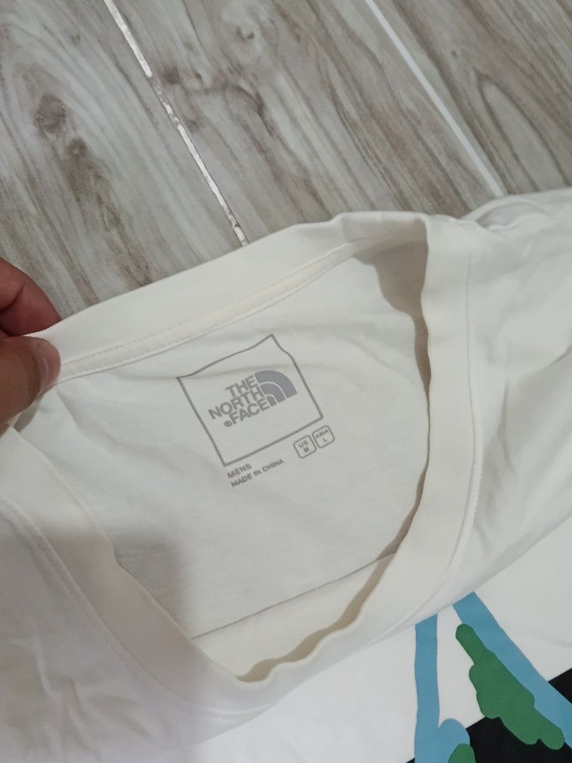THE NORTH FACE TSHIRT (freeshipping) (Category: Tshirts & Polo Shirts ) located in Quezon City. Submitted by gyl-stop (Listing ID 1466503291, Image 3). Description: free shipping 20.5 x 28.5 very good condi cr: 9.5/10 issue: none.