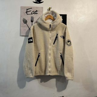 (Category: ) located in . Submitted by streetwearandluxph (Listing ID 1466560754, Image 1). Description: .