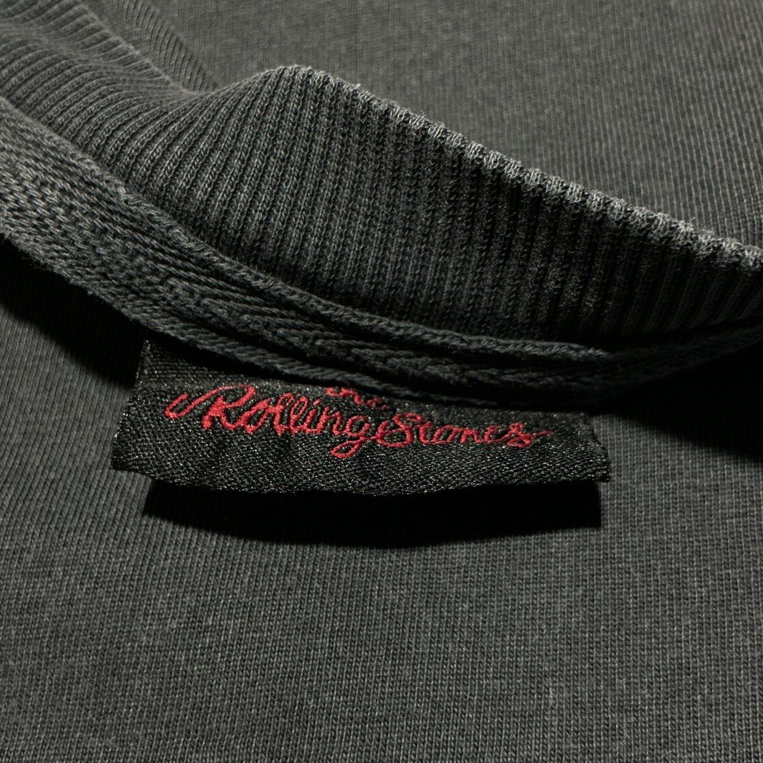 The Rolling Stones Boxy Graphic Tee XS (Category: Shirts) located in Naga. Submitted by eunhasowon12391 (Listing ID 1466450937, Image 3). Description: - Brand: Cotton On (Official Rolling Stones 2025 merch) - Color: Faded black wash - Design: Small front logo and large cherry lips graphic on the back - Fit: Boxy, crew neck, short sleeves - Size: XS (Pit to pit: 21.5 inches, Length: 29 inches) - Material: Comfortable cotton fabric.
