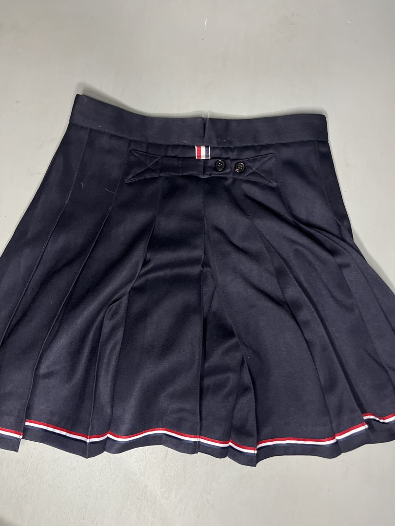 THOM BROWNE SKIRT (Category: Luxury Apparel) located in Catbalogan. Submitted by wayndsyclee. (Listing ID 1466416990, Image 3). Description: THOM BROWNE SIZE EXCELLENT CONDI NO ISSUE DImes:w27’28/L17’18.