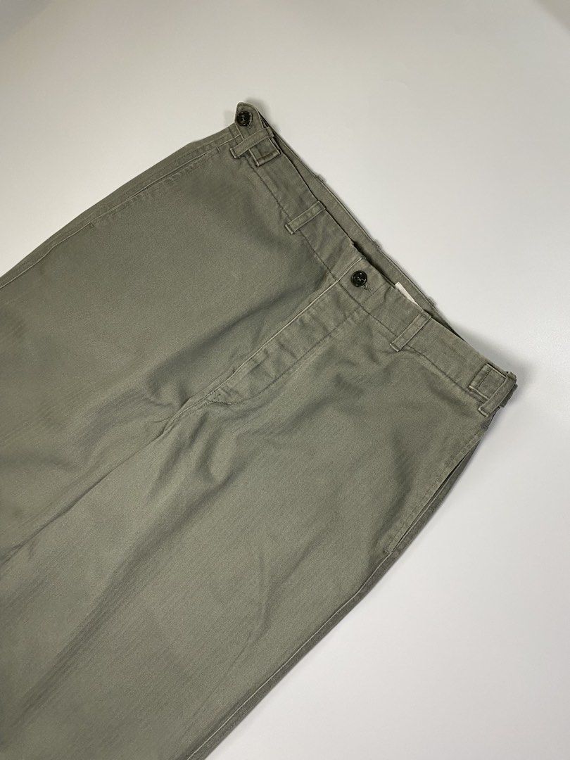 Thomas Moore Herringbone Twill Baker Pants (Category: Trousers) located in Bago City. Submitted by johnpaul_gidlayan (Listing ID 1466468567, Image 2). Description: Thomas Moore Herringbone Twill Baker Pants Item Details Size: 33 Lenght: 40.5 Leg Opening: 10 Rise: 13 Condition: Verygood condition (needwash) Color Rate: 9/10 Flaws: None (Item color vary due to lighting) — Price: 1200+sf.