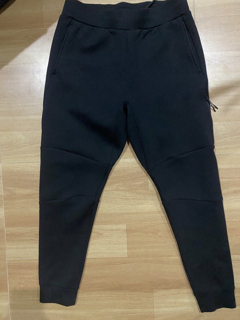 Tigora Jogger Smart Active Pants (Category: Joggers) located in Santa Rosa. Submitted by lesssojuplease (Listing ID 1466502596, Image 1). Description: Size Medium on tag fits 30-34 waist 35 length Like new no issues 100% authentic Multiple zippers and pockets Ship via J&T, Lalamove Location: Sta. Rosa, Laguna.